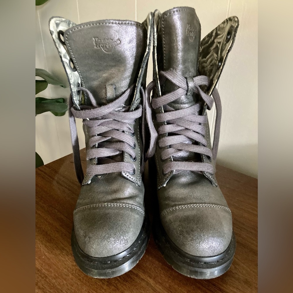 Dr. Martens Silver Pewter Aimilie Metallic Leather Lace Up Foldover Boot Size 6